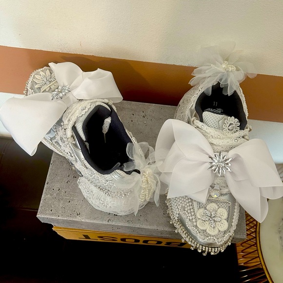 Revamped Avia 6000’s - Picture 5 of 7